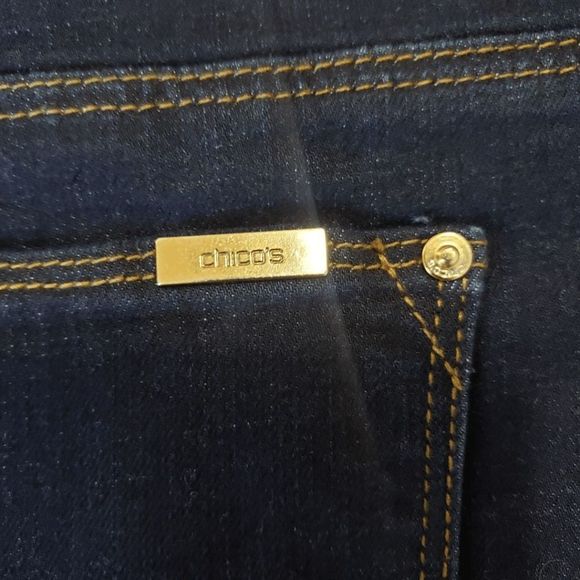 CT1444 Chico's Ladies So Slimming Blue Jeans Slim Leg 8R - Picture 3 of 6